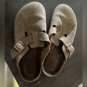 Birkenstock Suede Buckles - Brown